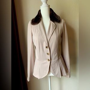 Hinge (Nordstrom) Pleated Faux Fur Collar Lightweight Jacket